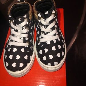 Brand new kids sneakers size 5